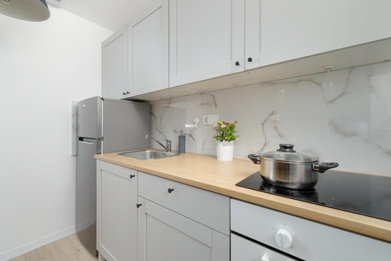 Modernly Arranged Apartments In Katowice By Noclegi Renters Exterior photo